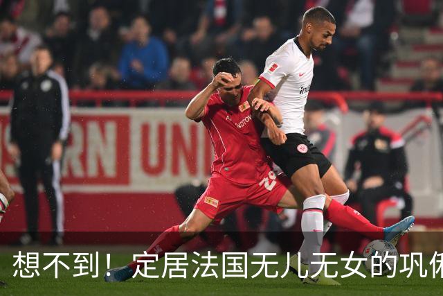 想不到！定居法国无儿无女的巩俐，竟给76岁的张艺谋留下一手好牌
